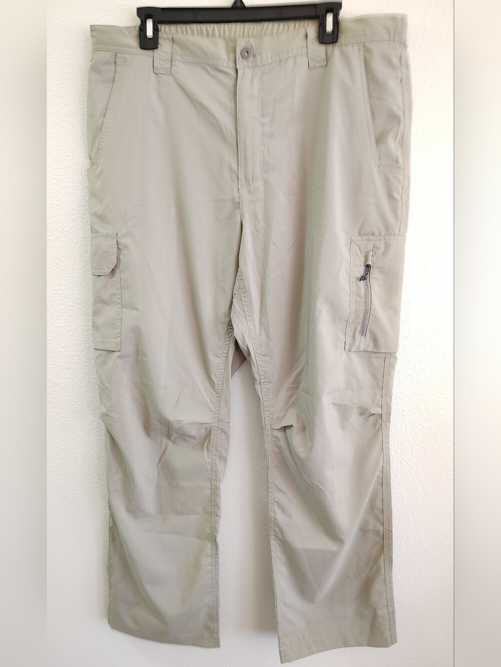 Lightweight Columbia Cargo Pants ~ Size 38x30 ~ Excellent Condition